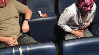 Une grosse belge se fait sauter dans un sex-shop BBW trio