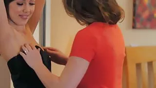 Pussyloving models lick each others clits