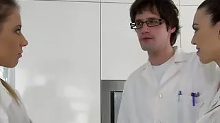 Bootylicious euro dyke fingers les beauty