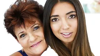 Old and young lesbian pussy licking