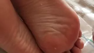 cum on Gf Soles pt.2