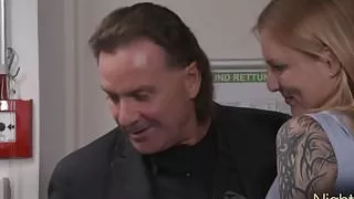 Alter opa fickt junge Fickstute