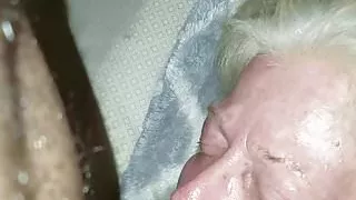 Eating mature sweet white pussy