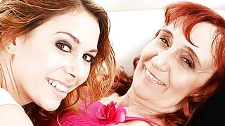 Saggy titted old step mom and her lesbian lover