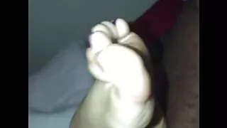 Footfetish nippleplay