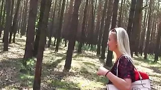 European lesbian trio pussylicking in park