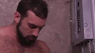 Musuclar DILF Jaxton Wheeler piercing this hunks asshole