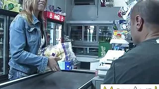 MILF Priscilla fucked in night shop