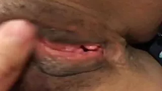 Thailändische Frau große nasse Muschi offen zu Hause