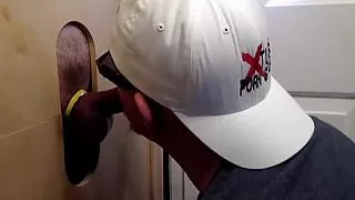 Er liebt es wirklich, das Glory Hole Tool wie ein Profi zu blasen