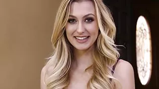 Blonde gags on shlong