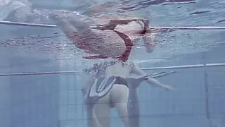 Roxalana Chech in scuba diving in the pool