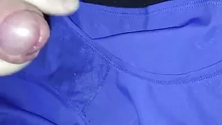 Dreckiges Höschen und schwangerer Pornofilm