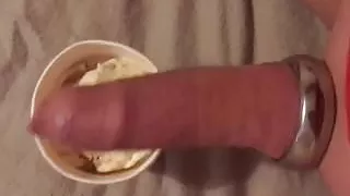 Mit meiner Eiscreme spielen