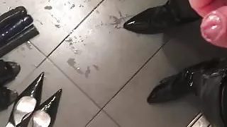 Pissing on High Heels and Dildos