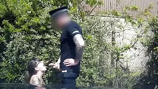Spex british slut pussyfucks cop in his car