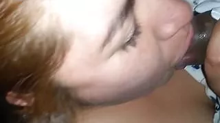 Me la mama en el carro