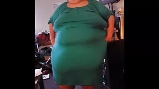 Ssbbw tanzt und strippt