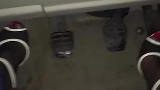 Pedal Pumping in Peeptoes