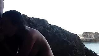 Pärchen beim Sex am Strand