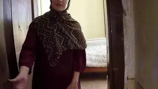 Hijab muslim babe fucked for cash money