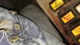 Schnelles Foto am Stand in der Videothek