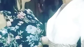 kurvice u svom fazonu traze ga