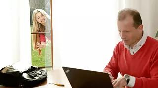 OLD4K. Stranger in a big house knows how to warm you up