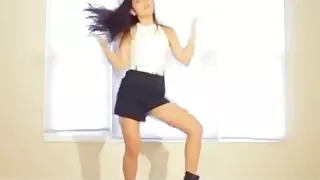 trashy mirrored dance
