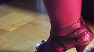 Sparkle shoes, sparkle polish.