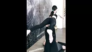 Victoria Justice - Yoga (Ass)