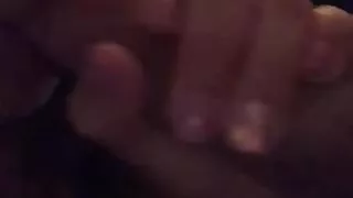 Sie mit dem Schwanz füttern