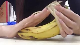 mood longnails banana new