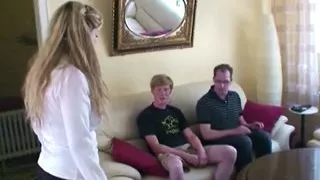 Deutsche Mutter fickt Stiefsohn und seinen Schulfreund