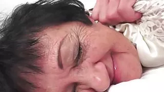 Bigbooty granny loves young cocks inside her