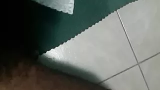 brincando com a calcinha da safadinha sem calcinha