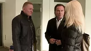 2 Opas ficken junge blonde unschuldige mit dicken Titten