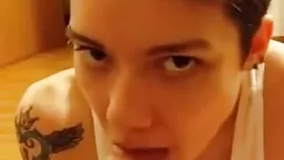 Novia chupandole la polla