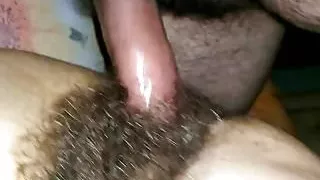 Scopata amatoriale figa pelosa sborrata sul pelo