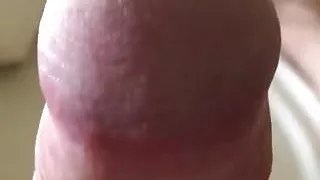 Vorhaut wichsen mit Sperma Schuss