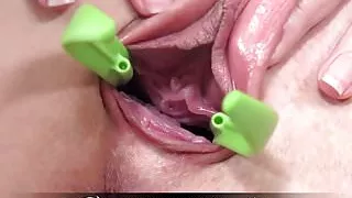 Wetandpuffy - Violette In Red - Wet Pussy