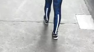 Amazing Bubble Butt in Leggings
