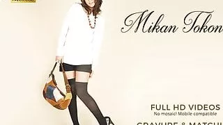 Sucking the cock and the dick in her pussy plasters her