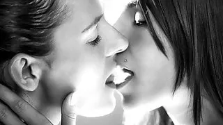 Leila licks Kira to an orgasm