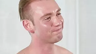 GayCastings Grayson Frost ficken und facial mit Casting Agent