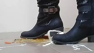 New boot crush food and make them little messy