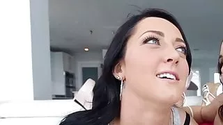 Amateur lesbo orgasms while pussylicked