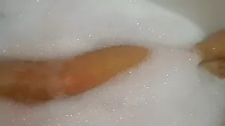 I take a bath with foam