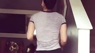 Latina ass dance