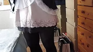 Mädchen in ihren Nylonslips wichst